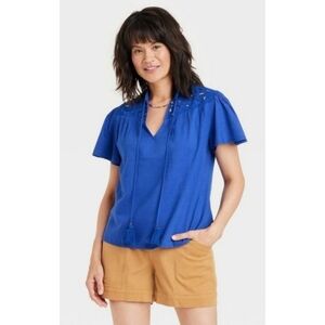 Knox Rose Short Sleeve V-Neck Woven Eyelet Top